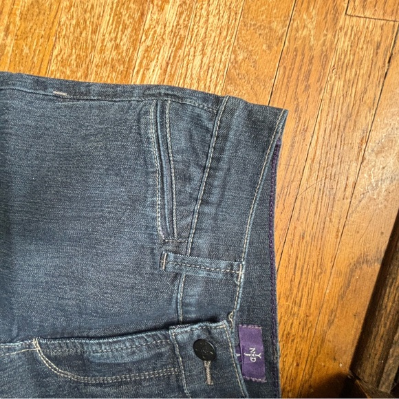 NYDJ CROPPED SIZE 4 DARK WASH - Picture 4 of 8